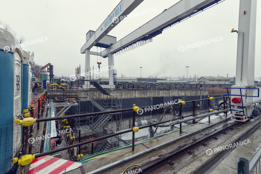 Ponte trasportatore cantiere M4 Milano