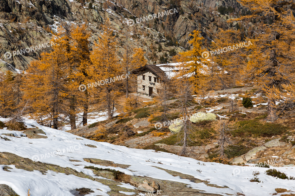 Rifugio Barbustel in autunno