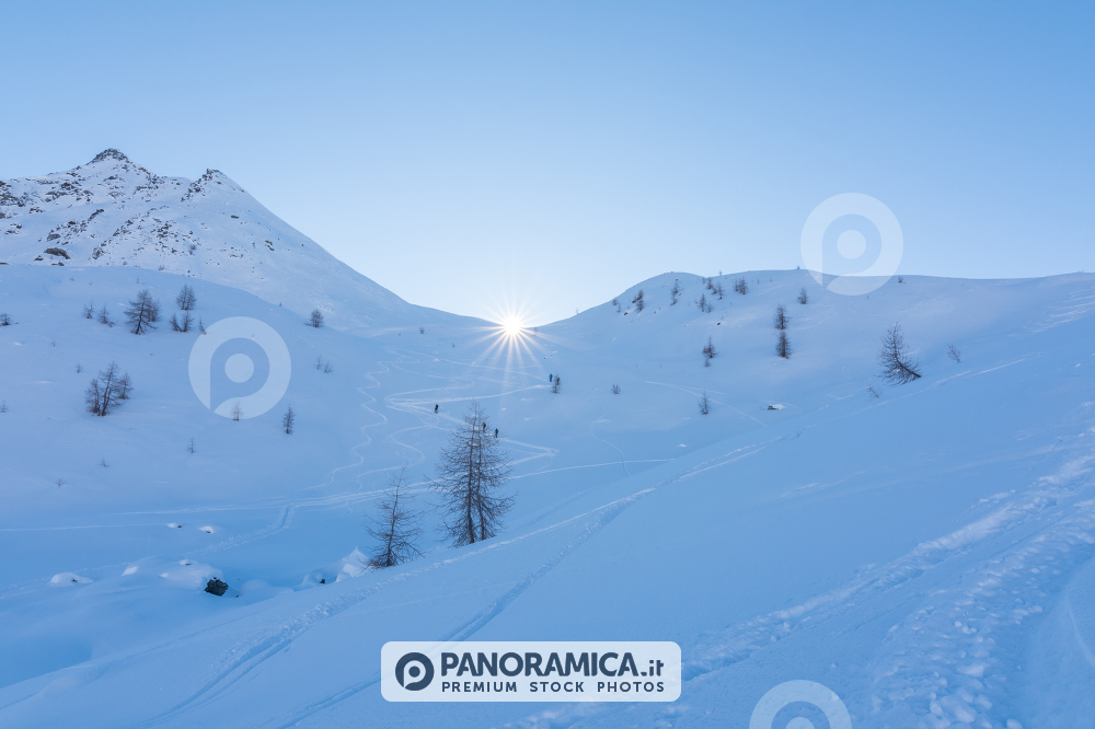 Salendo in neve fresca