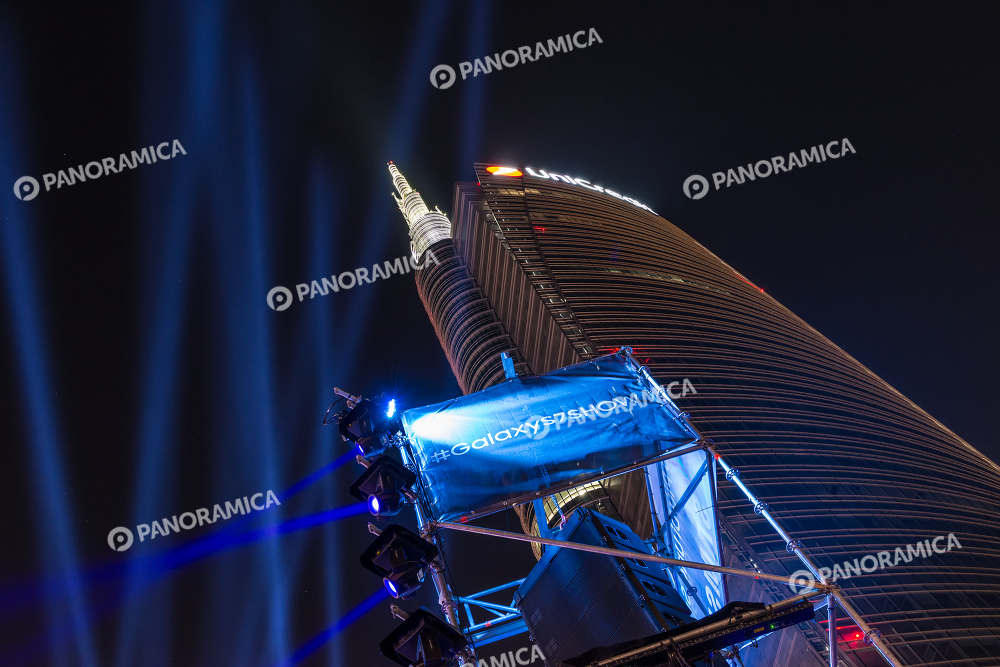 Samsung Galaxy S7 Show in Piazza Gae Aulenti
