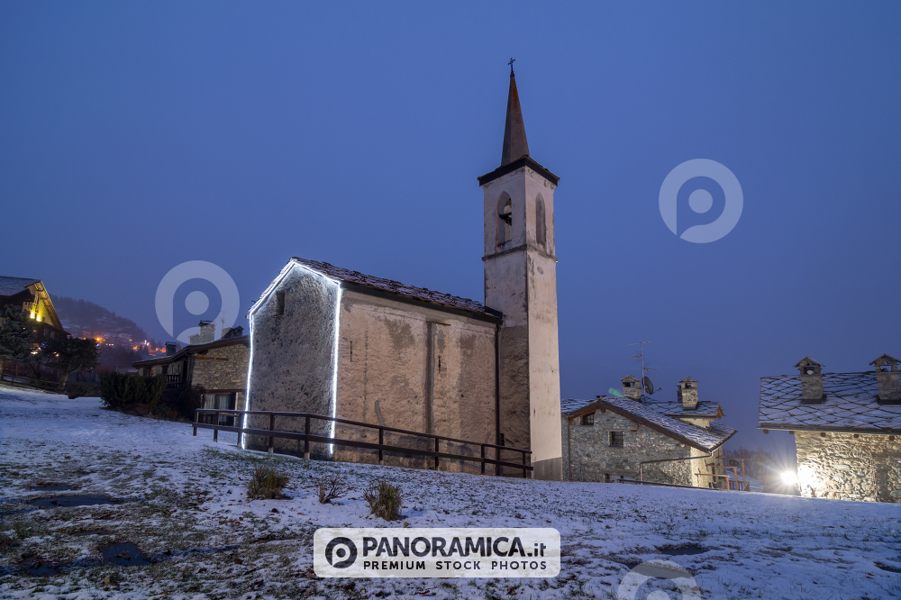Scende piano la neve