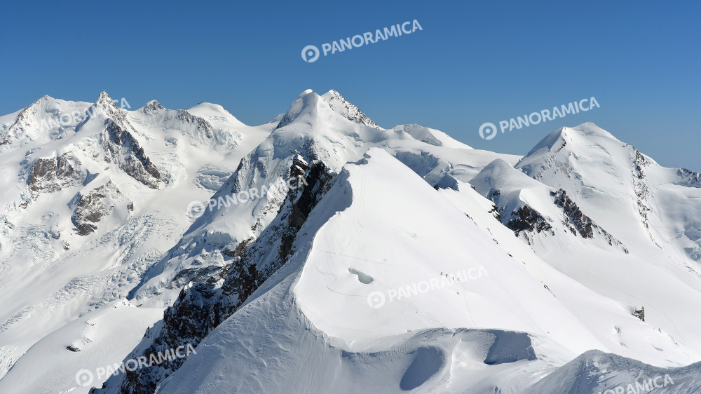 Sci Alpinisti scalano il Breithon Centrale, Monte Rosa