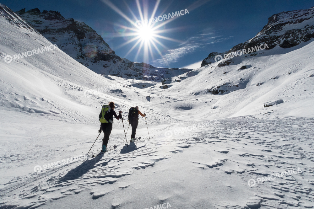 Scialpinisti in salita al Colle del Grand Etret