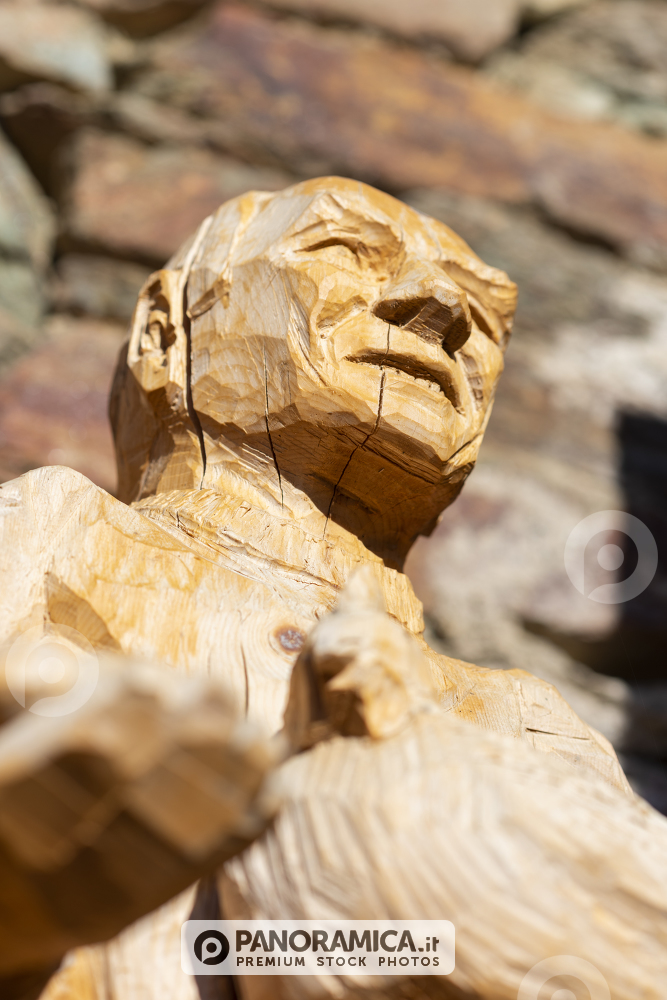 Sculture a Chemp, Perloz, Valle del Lys, Valle d'Aosta
