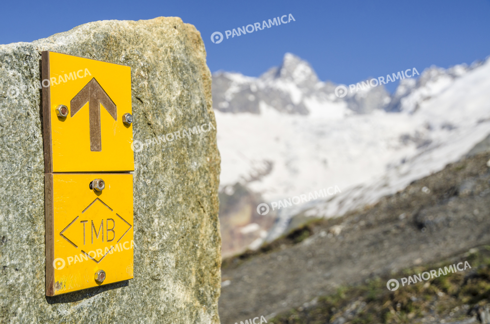 Segnaletica nei pressi del Col du Grand Ferret