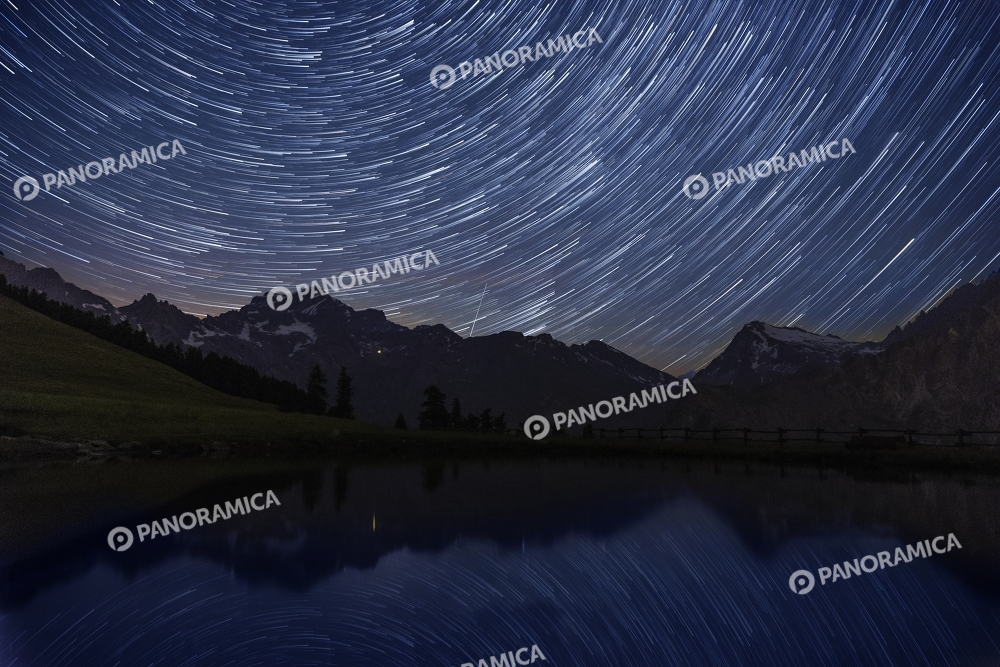 Startrails lago Champillon