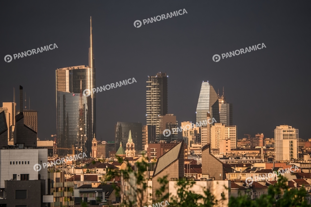 Temporale su Porta Nuova
