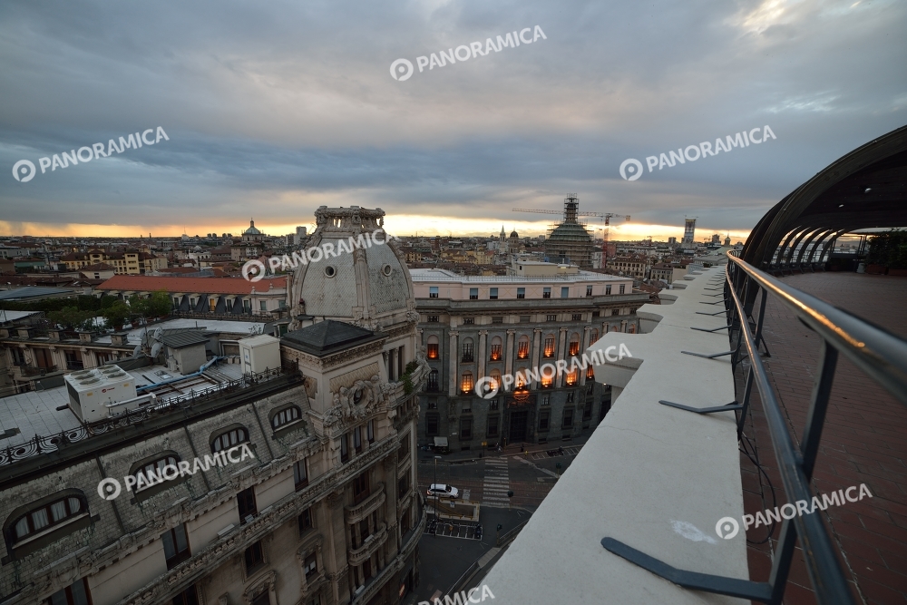 Tetti di Piazza Missori dall'Hotel dei Cavalieri