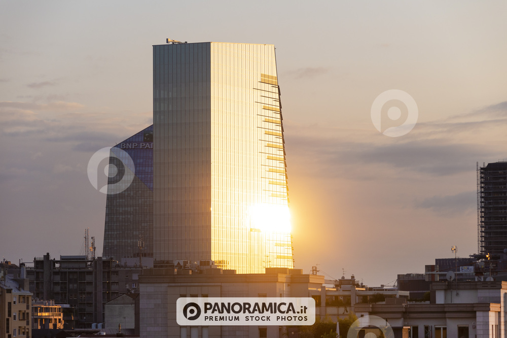 Torre Gioia 22 al tramonto