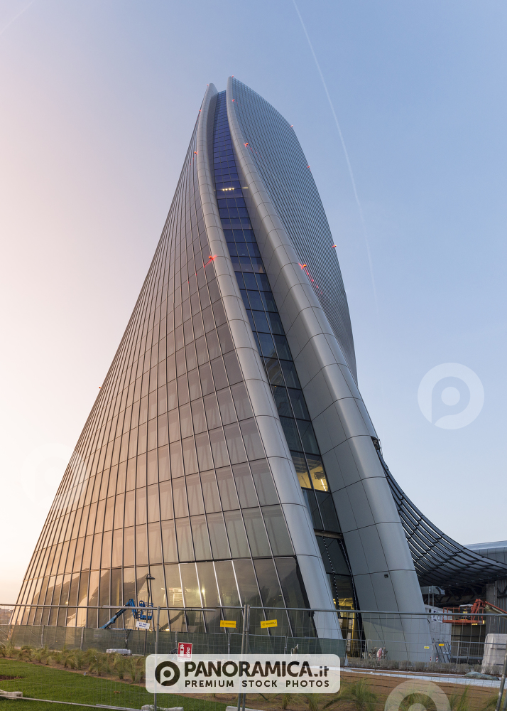 Torre Hadid quasi completa