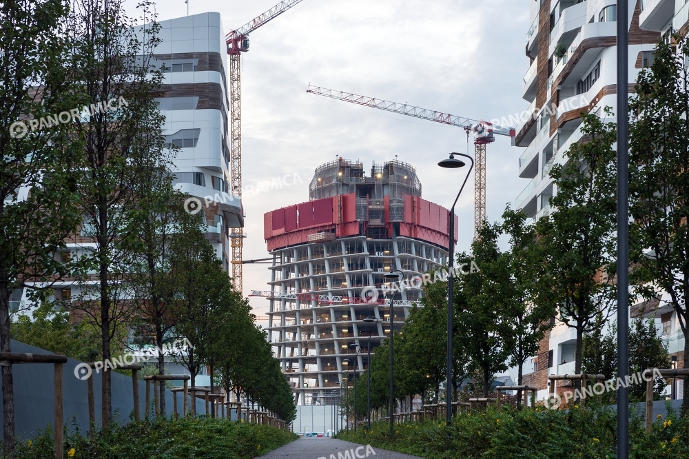 Torre Hadid vista da Via Luciano Berio