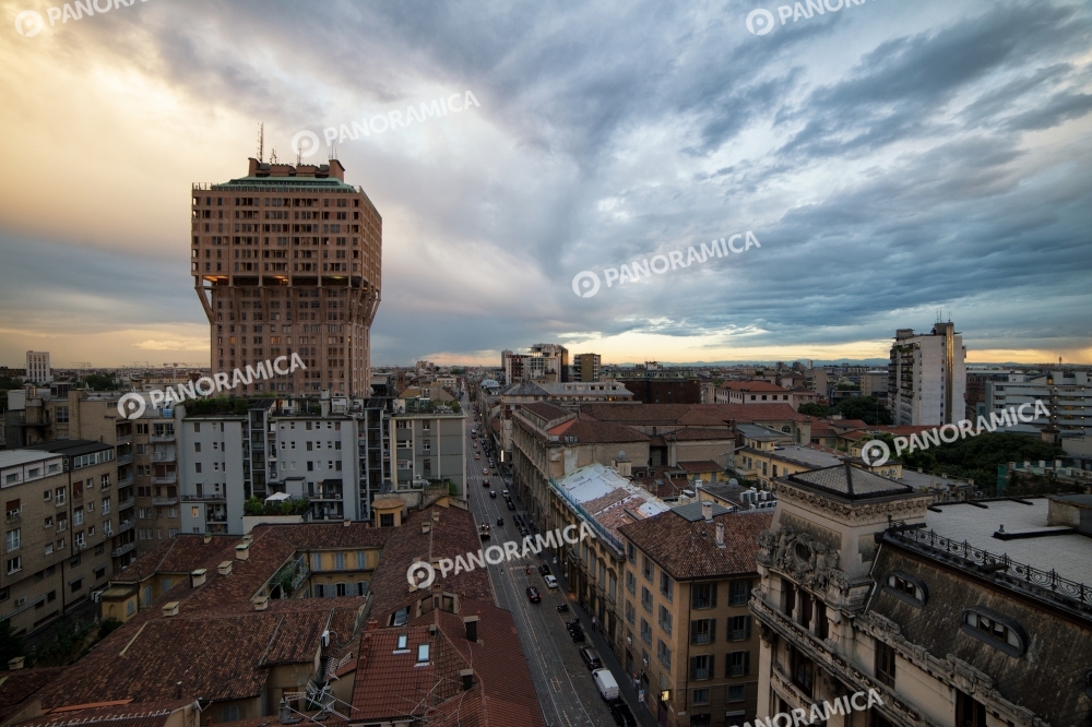 Torre Velasca e Corso di Porta Romana
