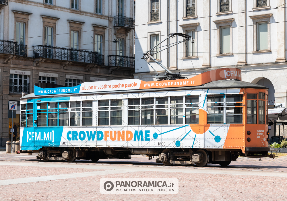 Tram Crowfundme in Piazza della Scala