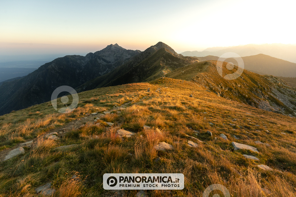Tramonto dal Rifugio Coda con vista sul Monbarone