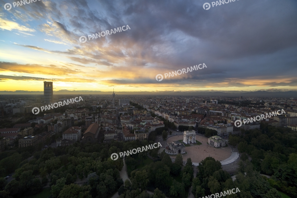 Tramonto su Milano