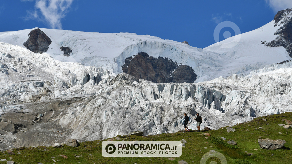 Trekker al cospetto del ghiacciai del Lys (Valle di Gressoney)