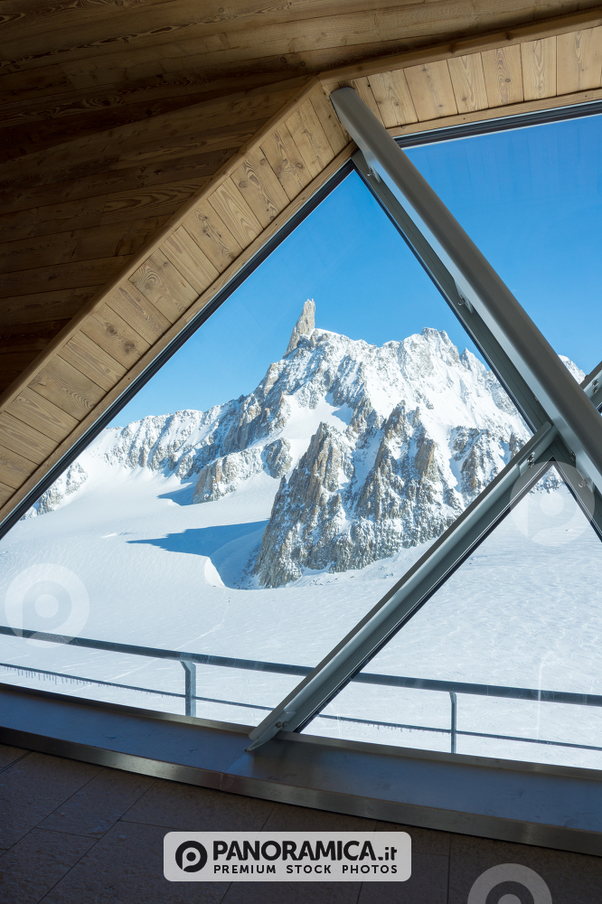 Una cornice sul Dente del Gigante