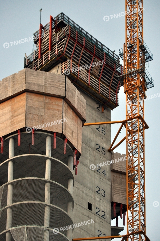 Unicredit in costruzione