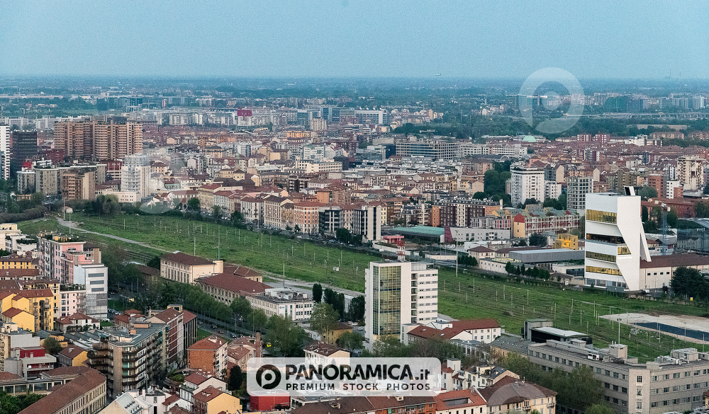 Veduta aerea dello Scalo di Porta Romana, con Torre Prada sulla destra
