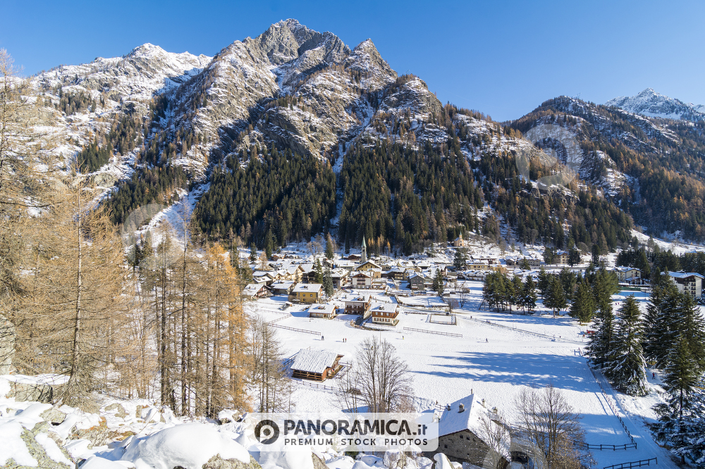 Veduta di Gressoney imbiancata