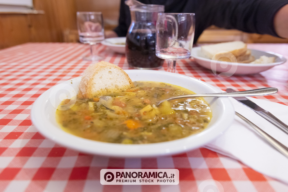 Zuppa di verdura, rifugio Bezzi, Valgrisenche, Valle d'Aosta